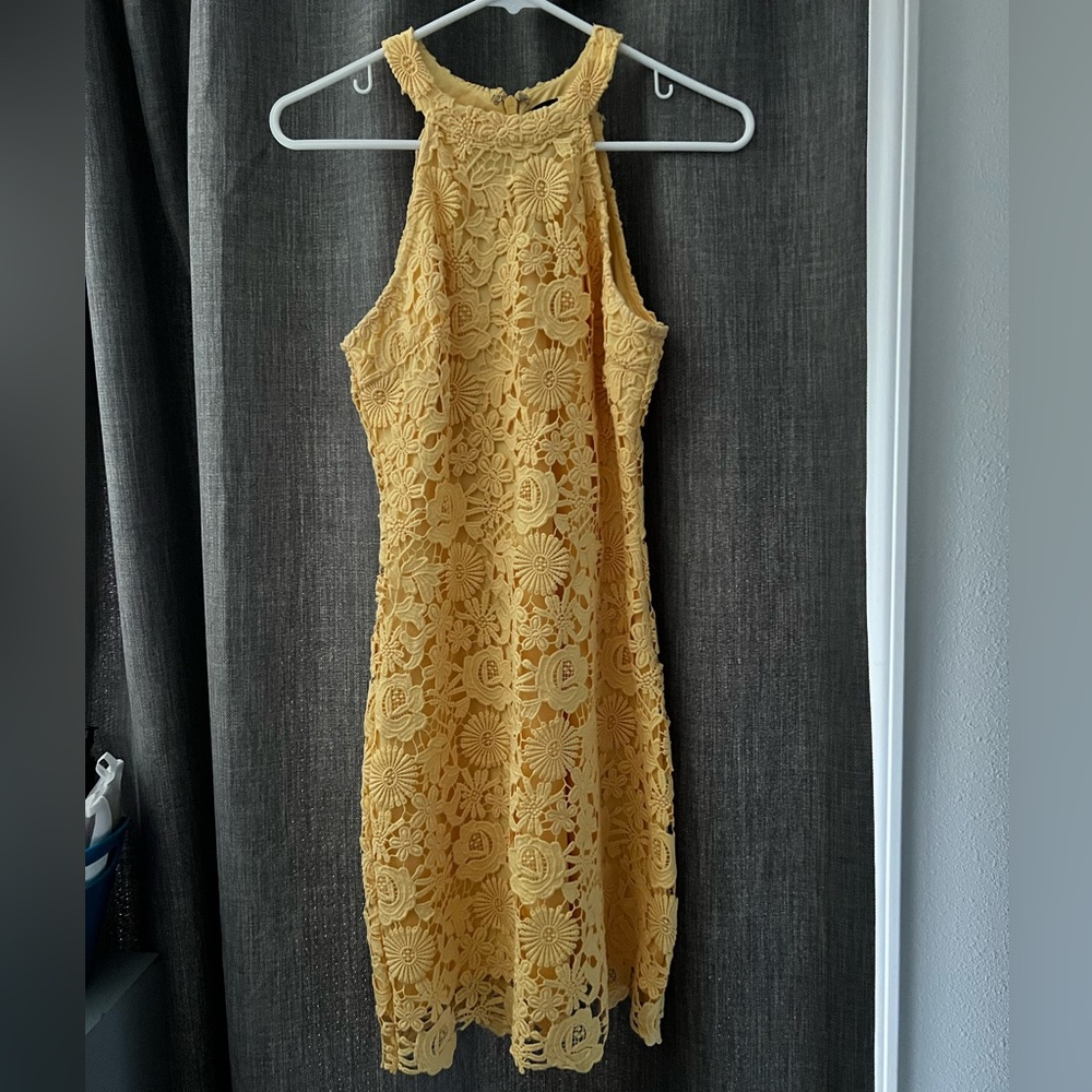Yellow lace Lulu’s dress